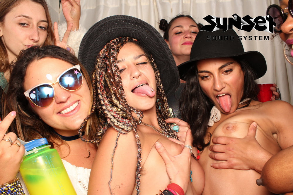 Photobooths #87937694