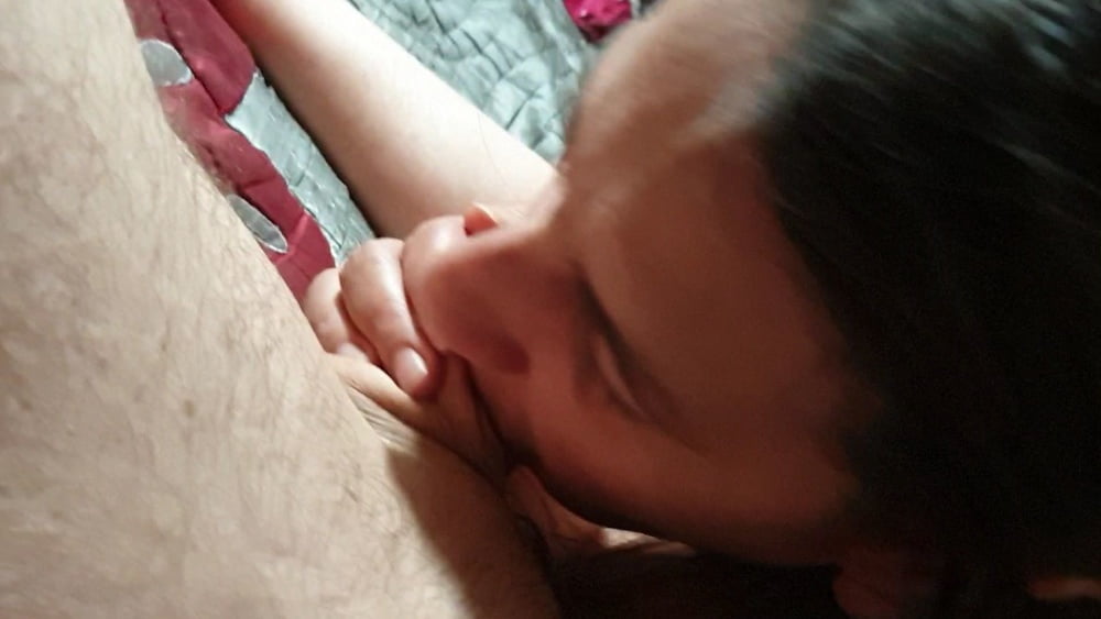 Pipe avec deepthroat  elle l avale entiere comme une deesse #101154770