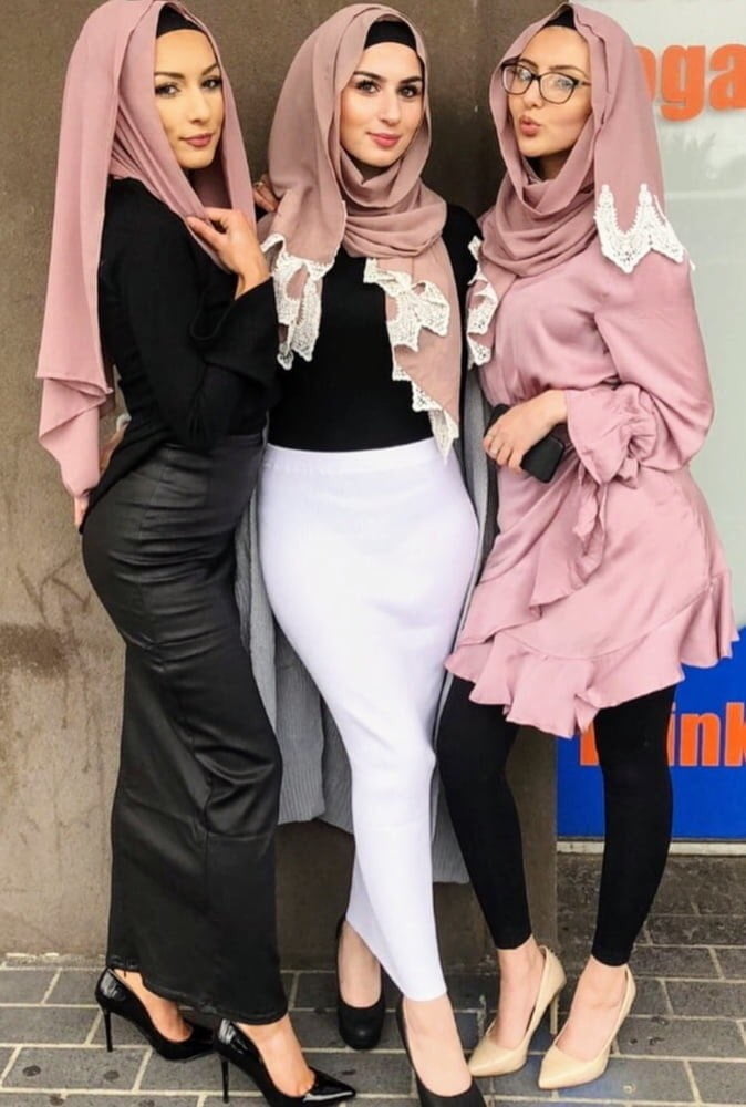 Kopftuchschlampen 2
 #90966318