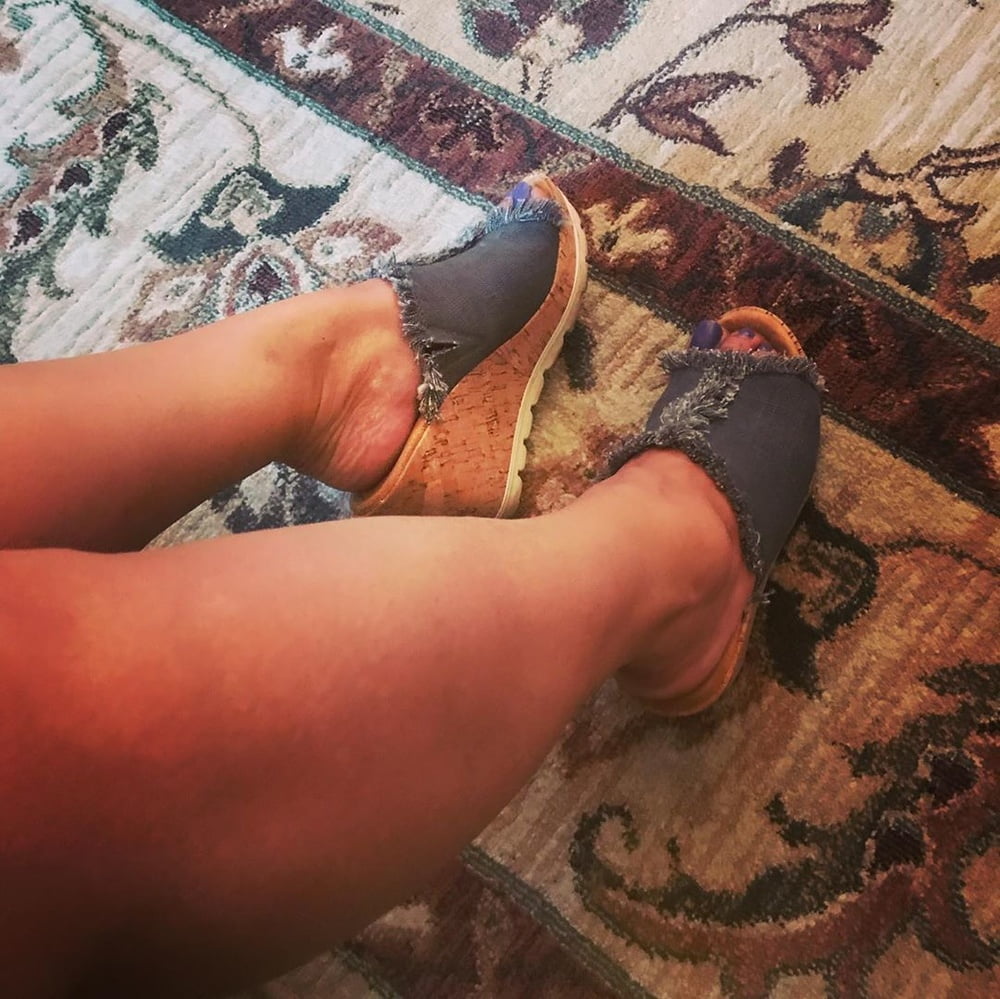 Piedi da zoccola 3 #89224953