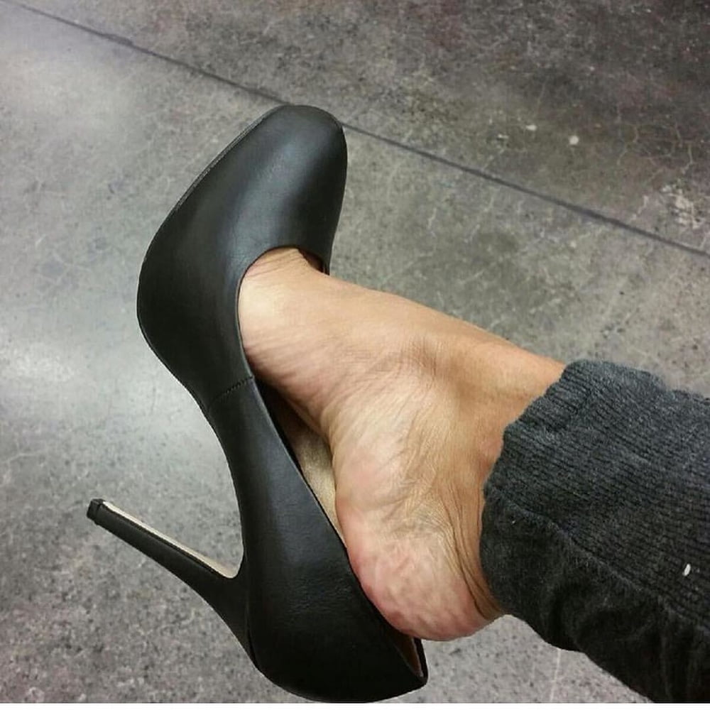 Piedi da zoccola 3 #89224955