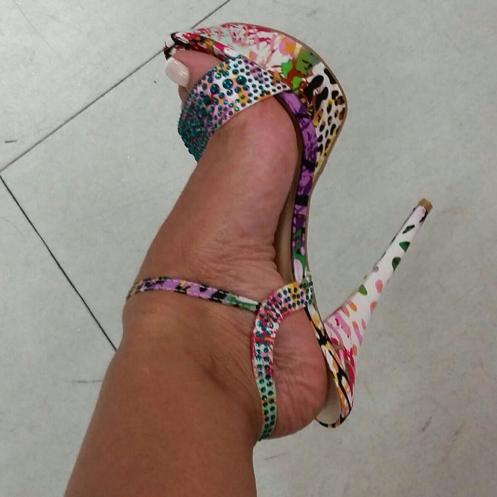 Piedi da zoccola 3 #89224959