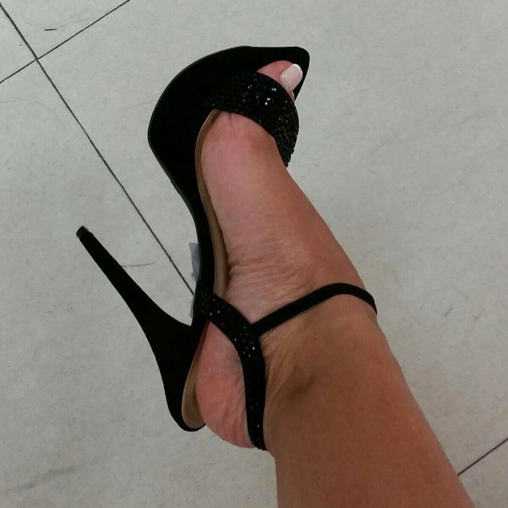 Piedi da zoccola 3 #89224993