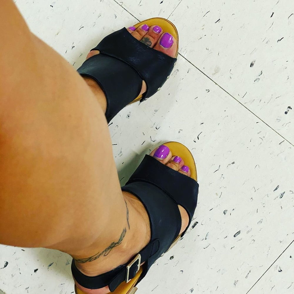 Piedi da zoccola 3 #89225093
