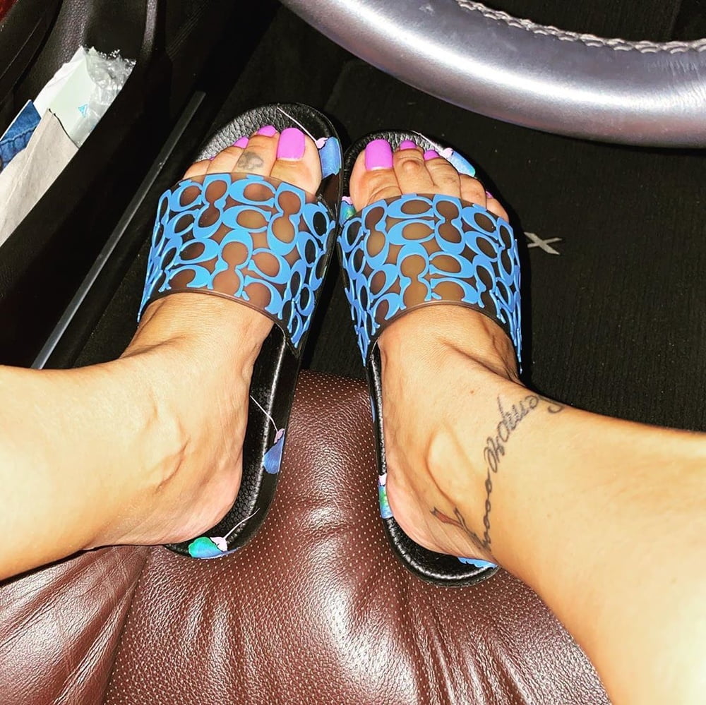 Piedi da zoccola 3 #89225230