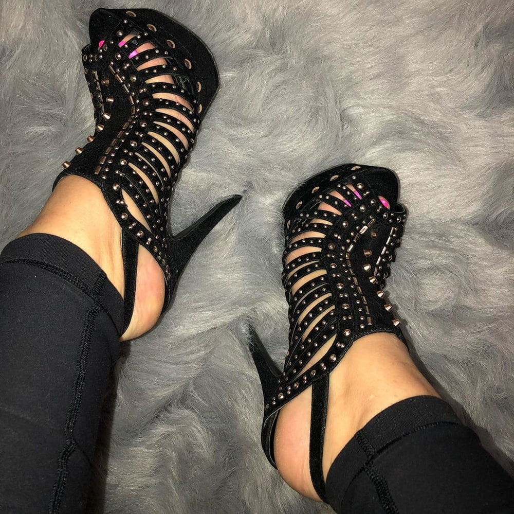 Piedi da zoccola 3 #89225293
