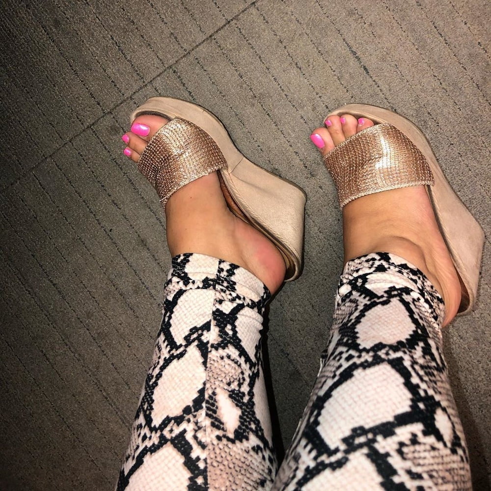 Piedi da zoccola 3 #89225299
