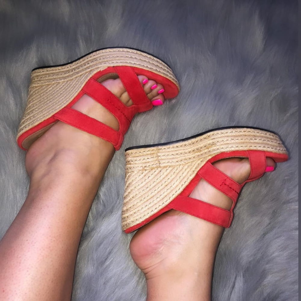 Piedi da zoccola 3 #89225303