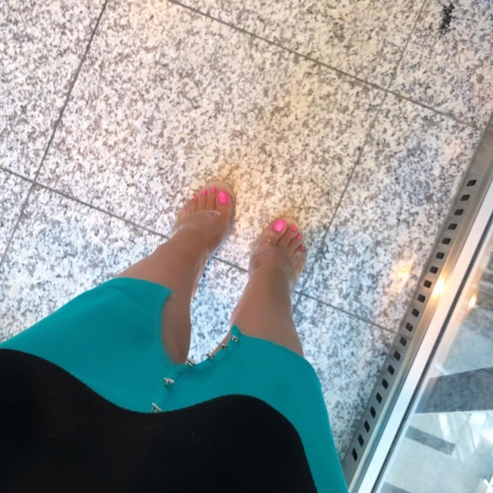 Piedi da zoccola 3 #89225341