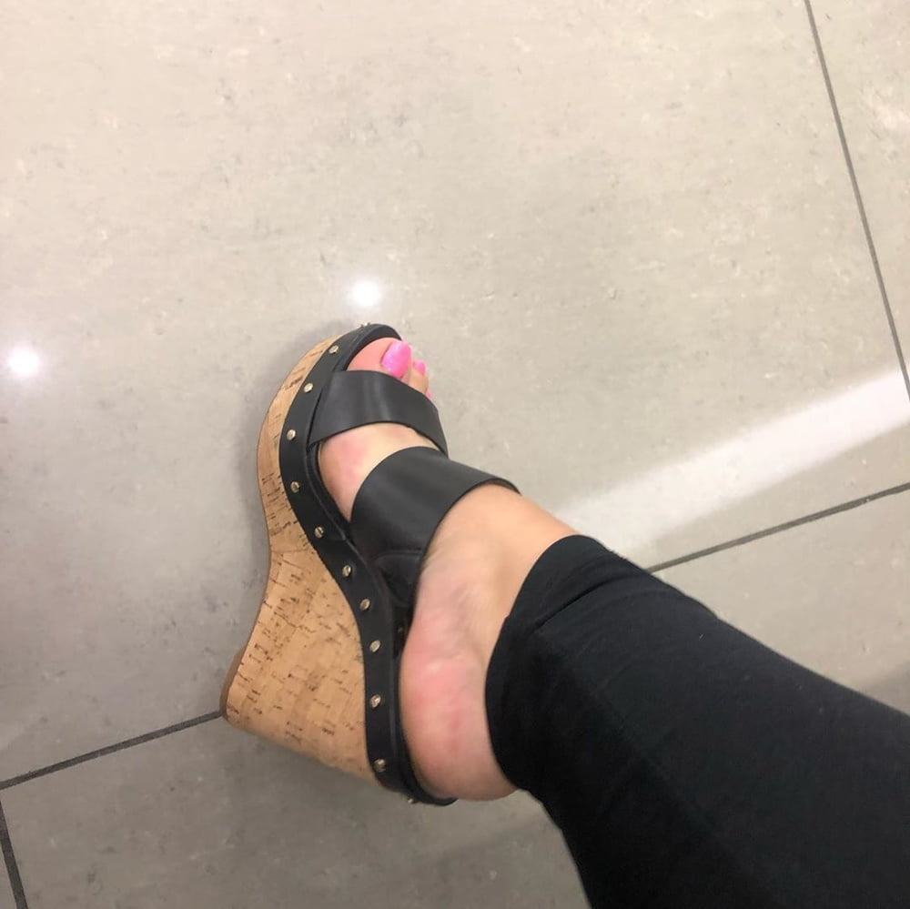 Piedi da zoccola 3 #89225351