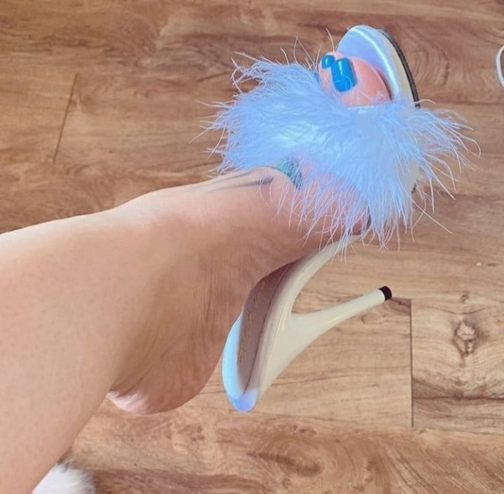 Piedi da zoccola 3 #89225527