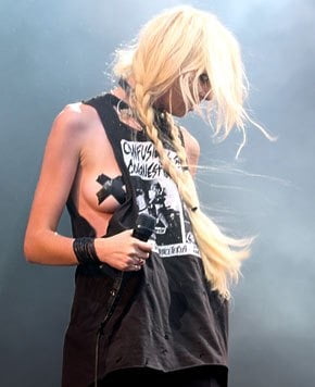 Taylor Momsen rockbitch #92625242