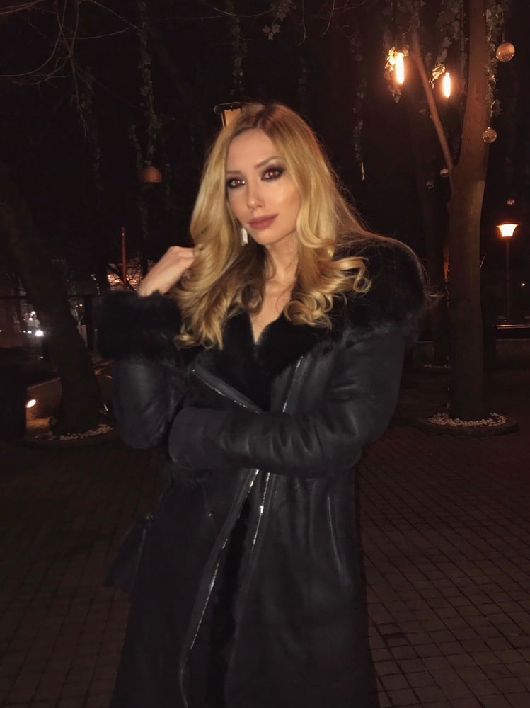 Sofija, devojka za zestoko razbijanje do suza komentarisite #103598718