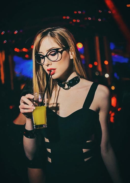 Sofija, devojka za zestoko razbijanje do suza komentarisite #103598883