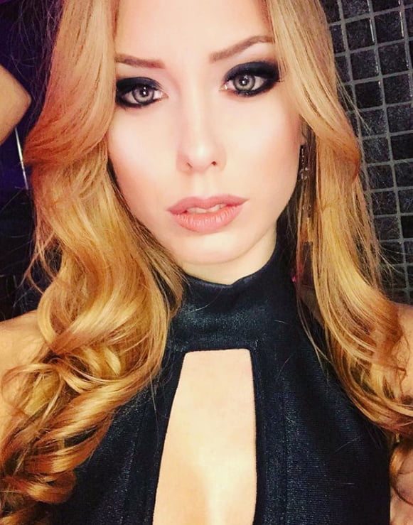 Sofija, devojka za zestoko razbijanje do suza komentarisite #103598920