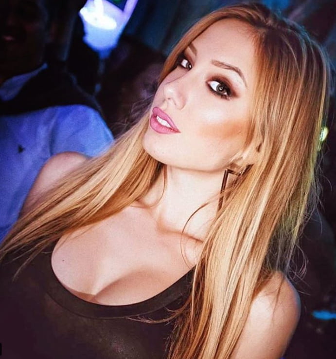 Sofija, devojka za zestoko razbijanje do suza komentarisite #103598926