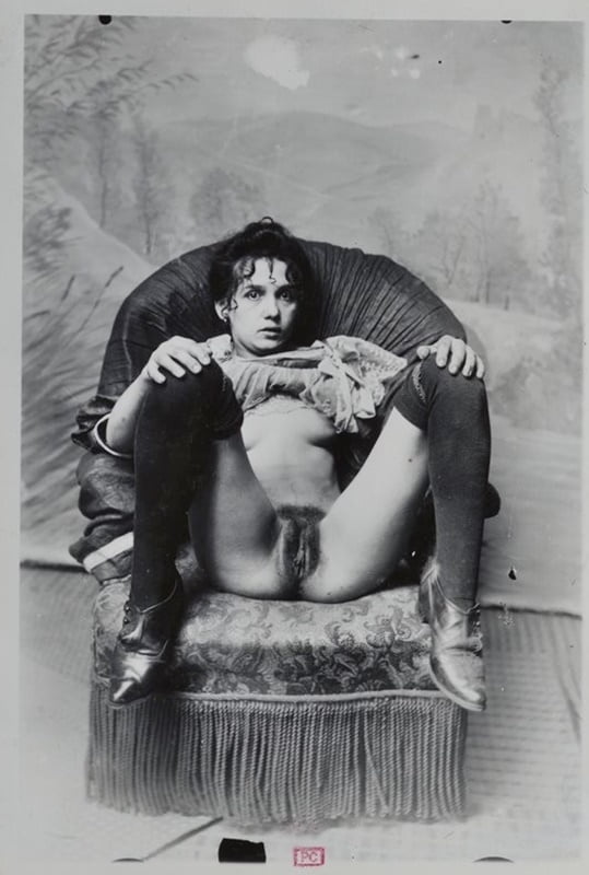 In ein Pariser Bordell um 1904 von J. Bellock
 #90165570