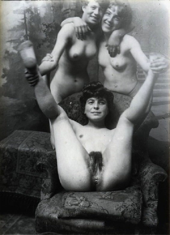 In ein Pariser Bordell um 1904 von J. Bellock
 #90165596