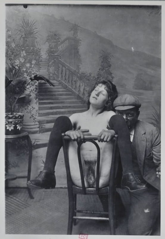 In ein Pariser Bordell um 1904 von J. Bellock
 #90165626