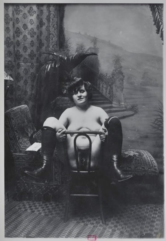 In ein Pariser Bordell um 1904 von J. Bellock
 #90165632