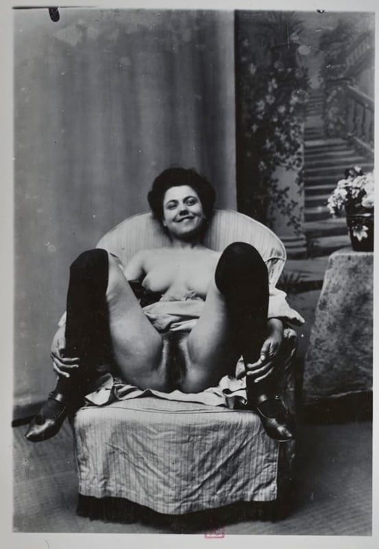 In ein Pariser Bordell um 1904 von J. Bellock
 #90165670