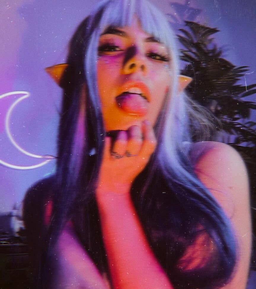 Luna Bloom desnuda #109119916