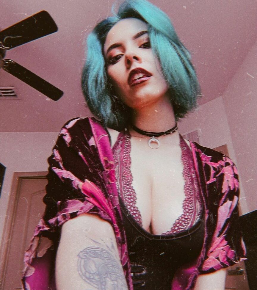 Luna Bloom desnuda #109119918