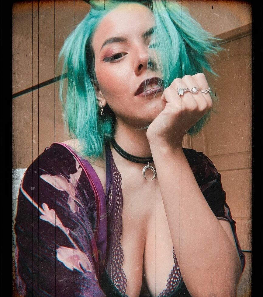 Luna Bloom desnuda #109119920