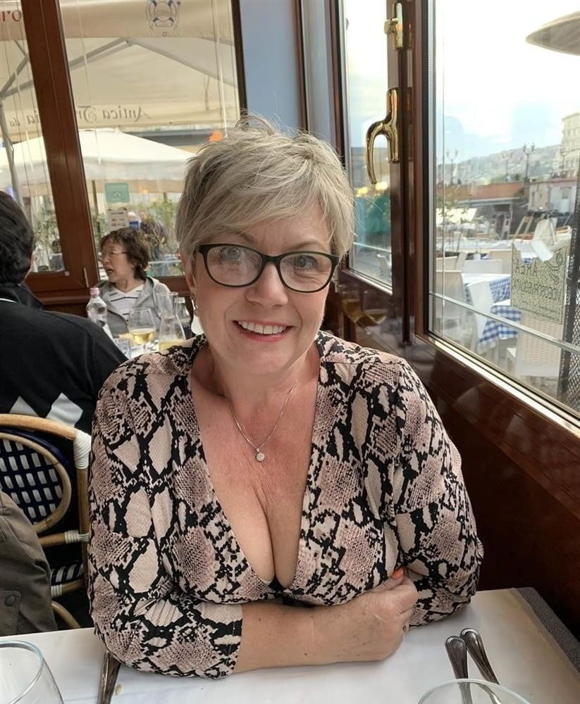 Gorgeous And Busty Mature Ladies 22 3822431