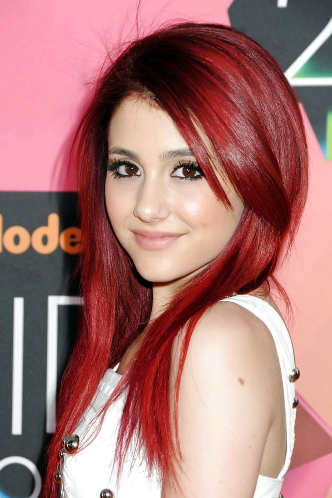 Ariana Grande
 #93497276