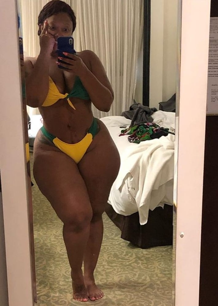 Caderas anchas de mujer 309
 #105566265