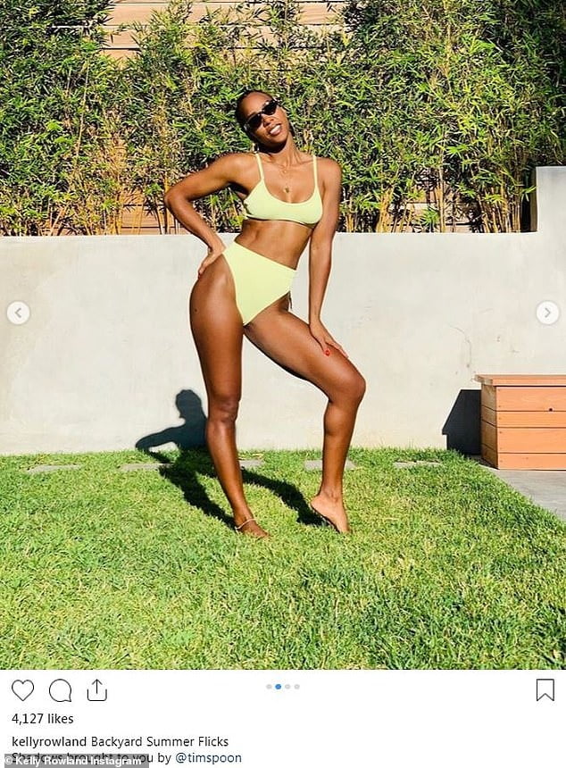 Kelly Rowland cul et seins en bikini
 #105564252