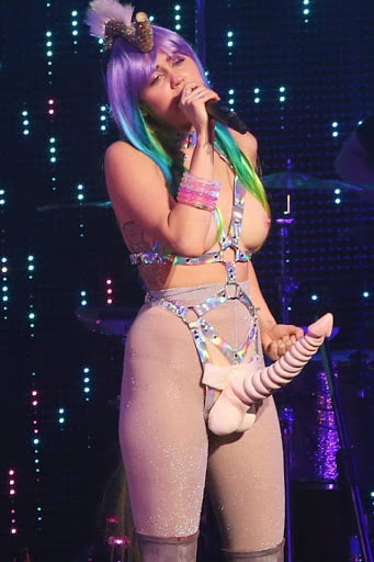 Miley cyrus
 #80049927