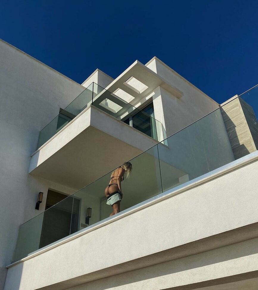 Polina Malinovskaya desnuda #107944037