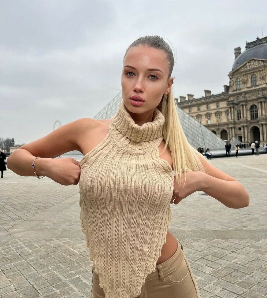 Polina Malinovskaya desnuda #107944042