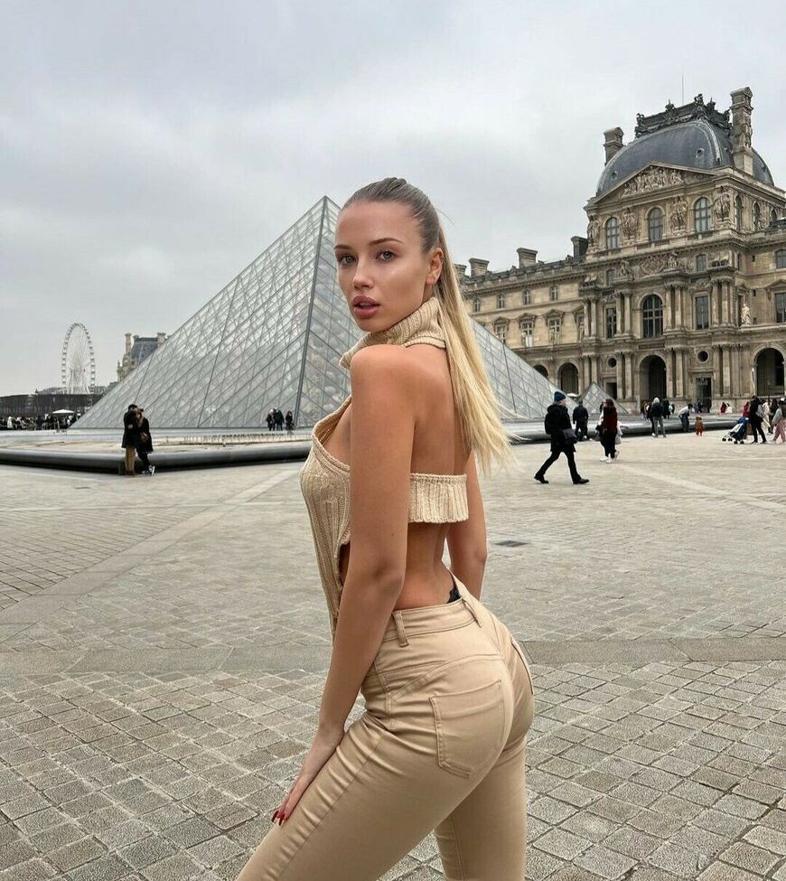 Polina Malinovskaya desnuda #107944045