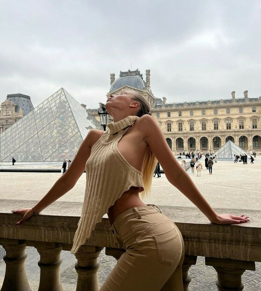 Polina Malinovskaya desnuda #107944046