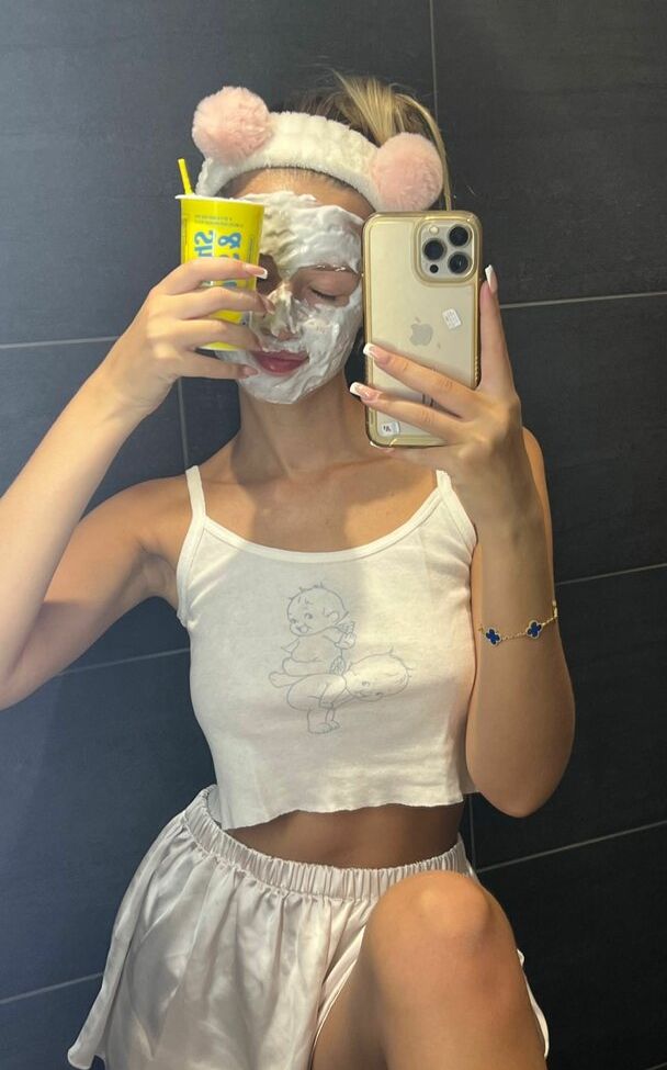 Polina Malinovskaya desnuda #107944081