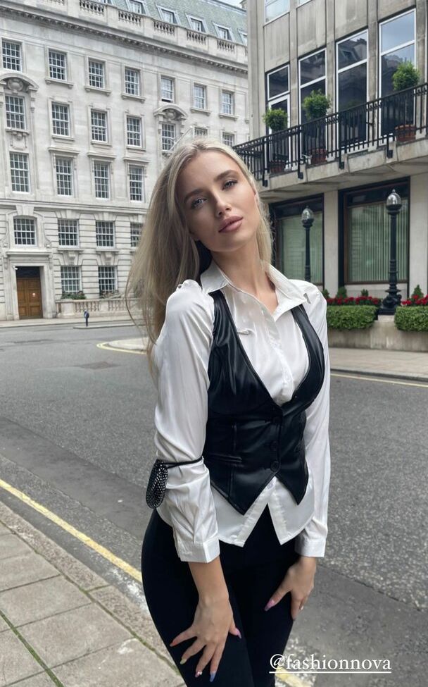 Polina Malinovskaya desnuda #107944160