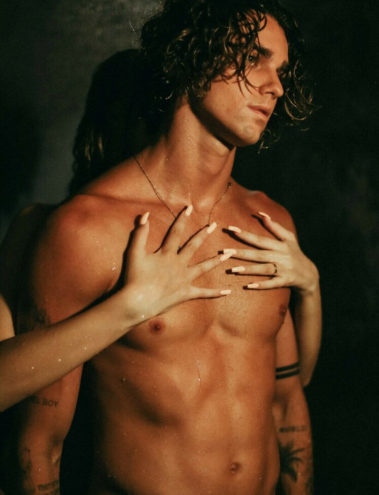 Polina Malinovskaya desnuda #107944303