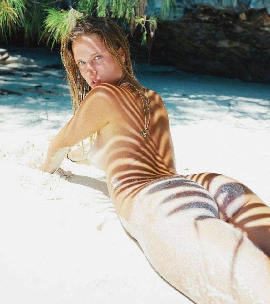 Polina Malinovskaya desnuda #107944377