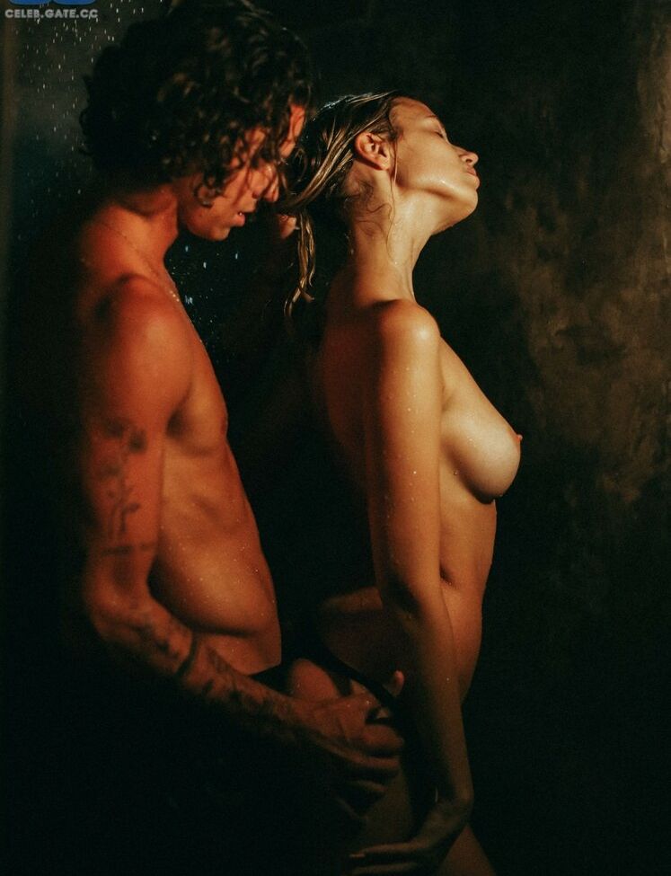 Polina Malinovskaya desnuda #107944401