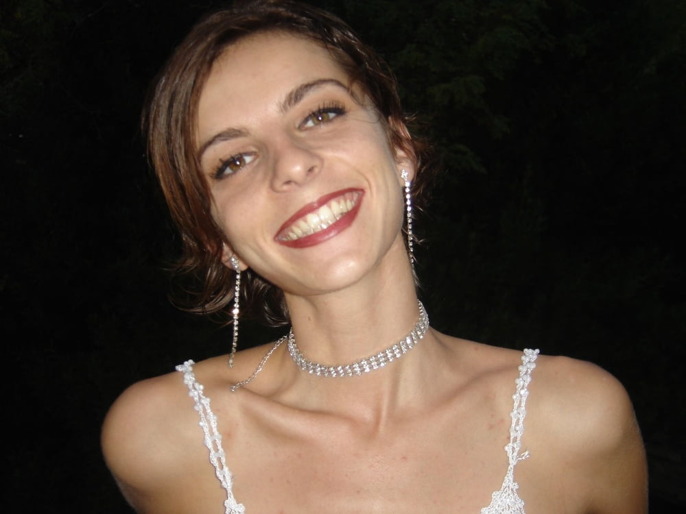 Swinging Brünette Frau, die wie Damen
 #105021564