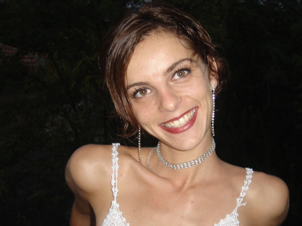 Swinging Brünette Frau, die wie Damen
 #105021572