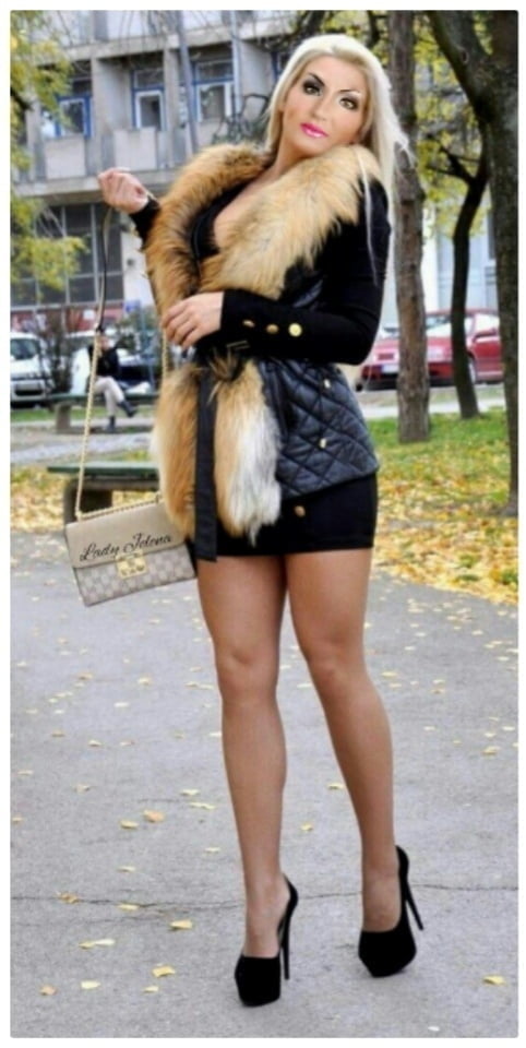 Paulina and her fur coats
 #94765425
