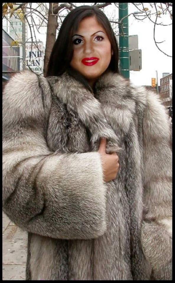 Paulina and her fur coats
 #94765454