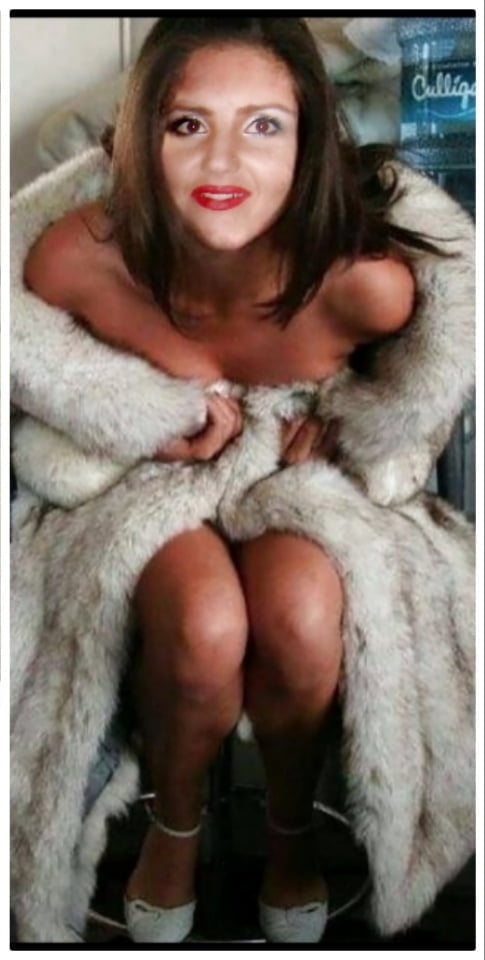 Paulina and her fur coats
 #94765462