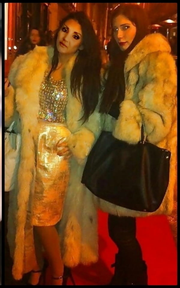 Paulina and her fur coats
 #94765486