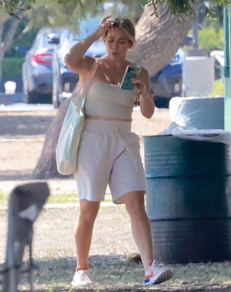 Hilary Duff desnuda #108709643