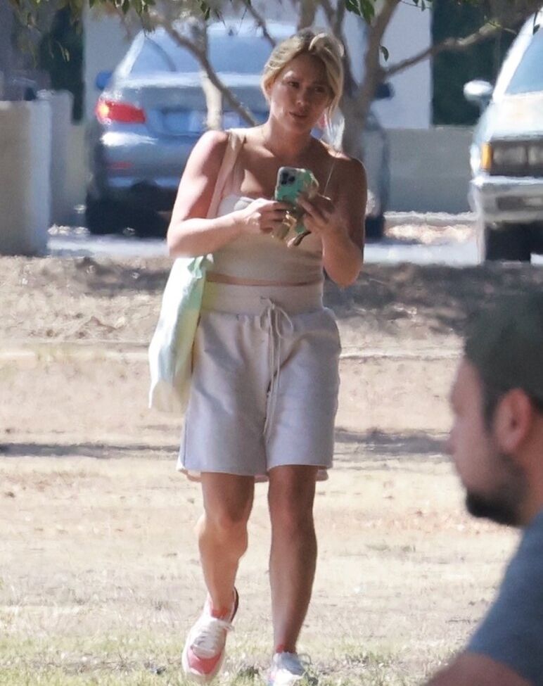 Hilary Duff desnuda #108709658